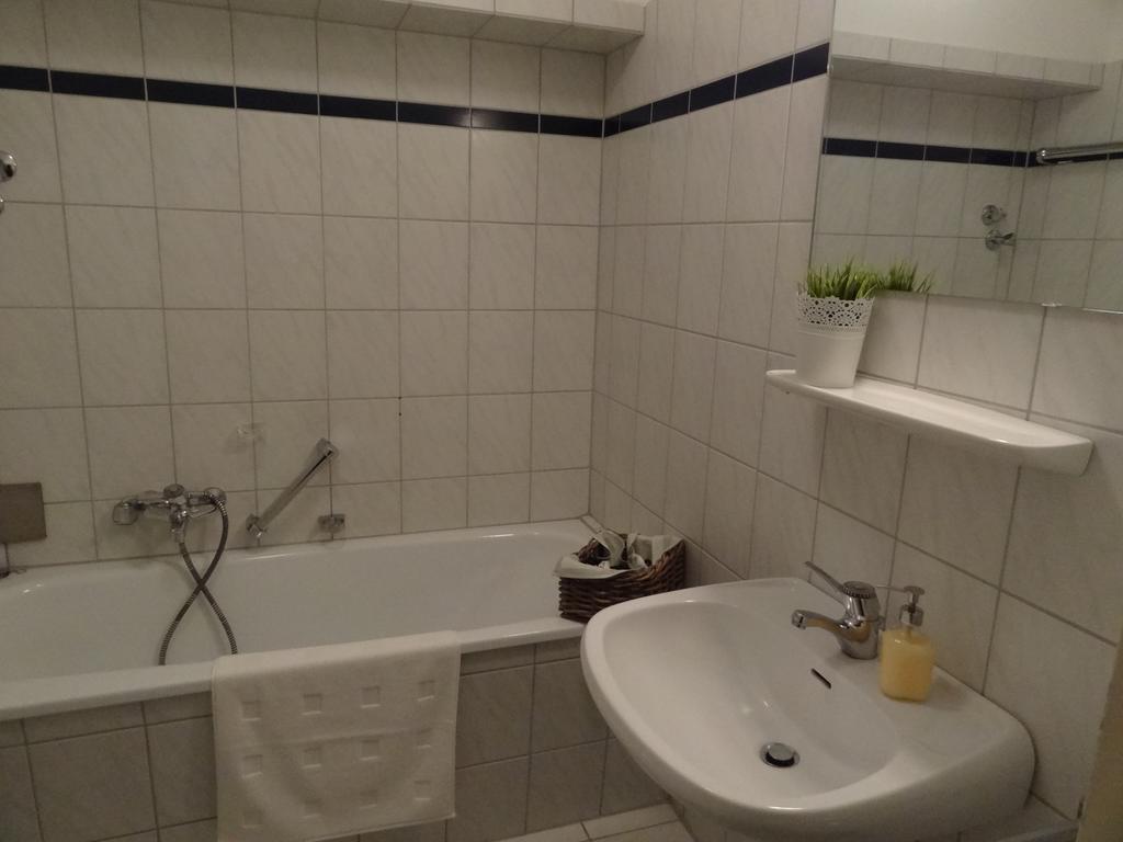 Hotel In Der Strassen Solingen Eksteriør billede