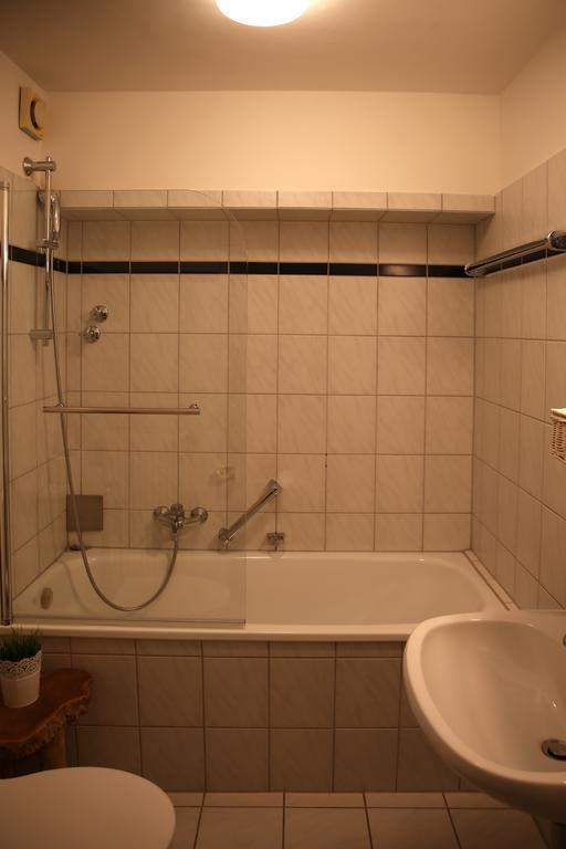Hotel In Der Strassen Solingen Eksteriør billede